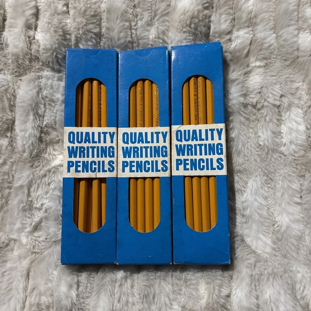 Vintage NOS FORD MOTOR COMPANY PENCILS Yellow No.2 Quality Safety 34 Pencils
